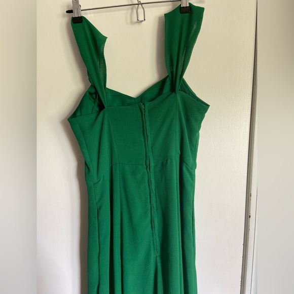 Beautiful Size Two Emerald Green Maxi Dress from ModCloth - Picture 8 of 10